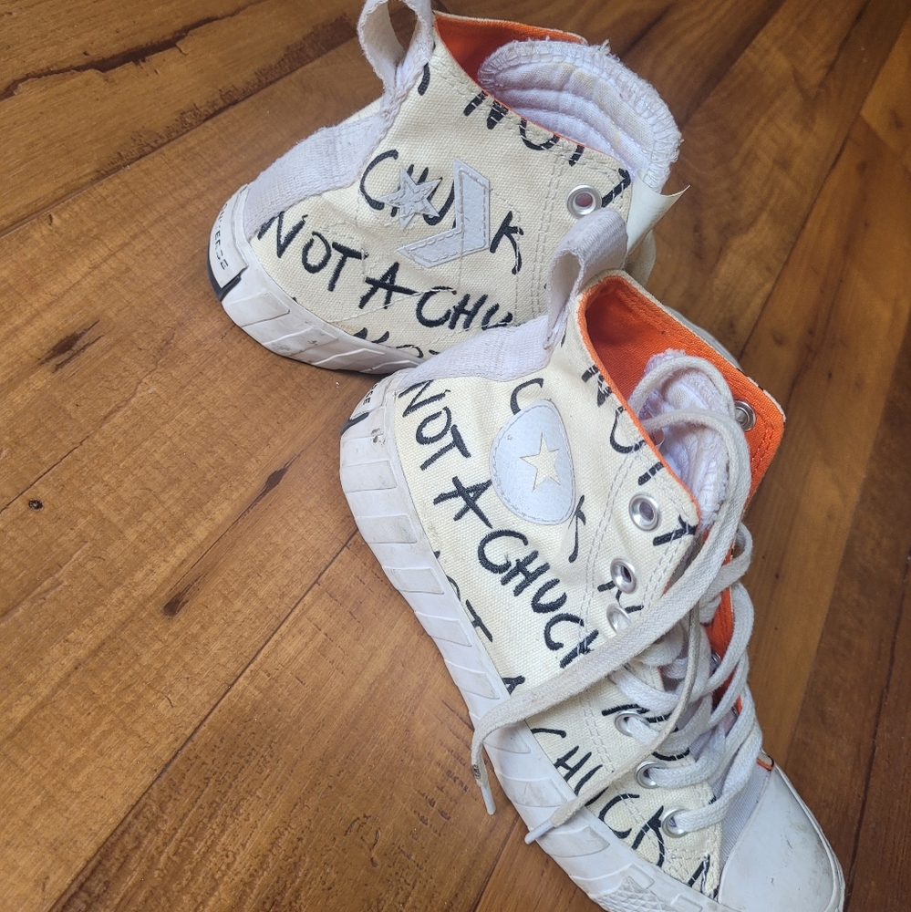 Converse - Picture 2 of 11